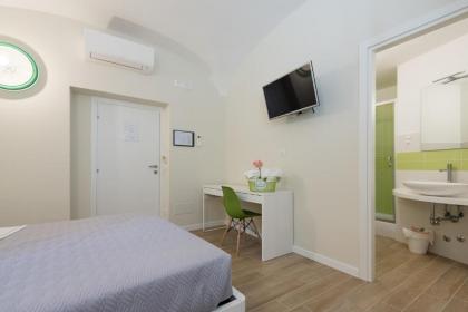 Bed&BikeRome ROOMS - image 15