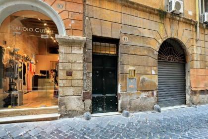 Pantheon Luxury Apartment - image 2