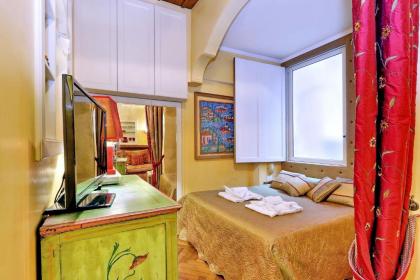 Pantheon Luxury Apartment - image 20