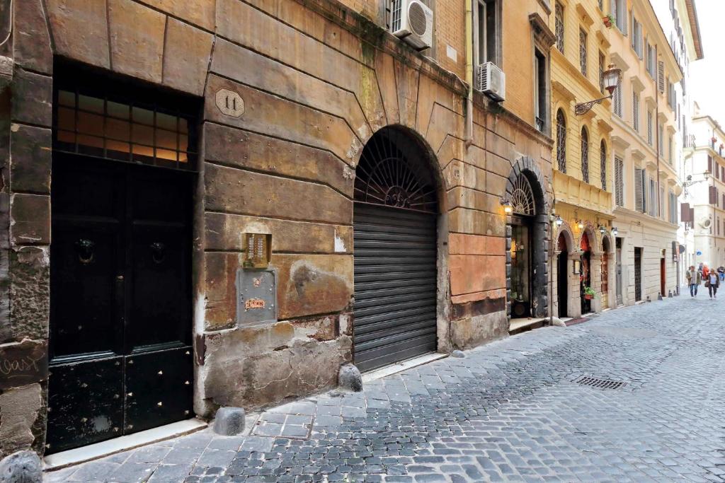 Pantheon Luxury Apartment - image 3