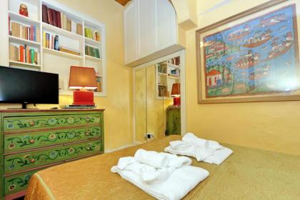 Pantheon Luxury Apartment - image 9