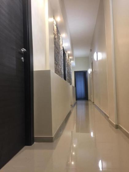 Candia Rooms - image 17