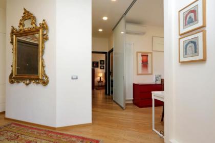 Saint Peter's Bright Apartment | Romeloft - image 13