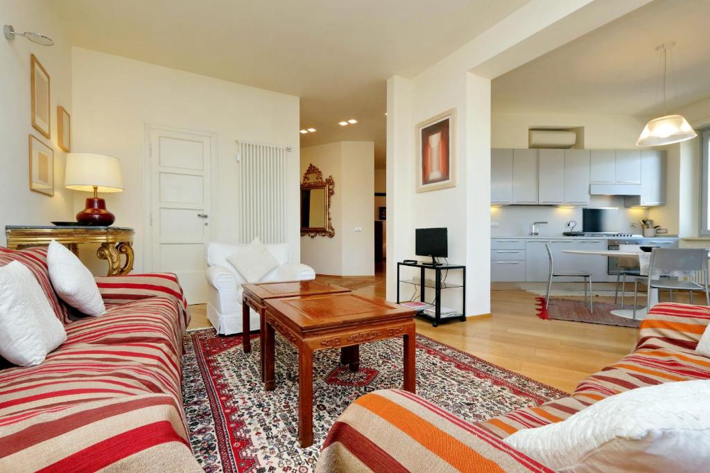 Saint Peter's Bright Apartment | Romeloft - image 2