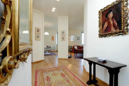 Saint Peter's Bright Apartment | Romeloft - image 8