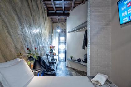 Navona Jacuzzi Rooms - image 18