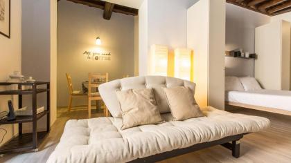 Rental in Rome Argentina Studio - image 12