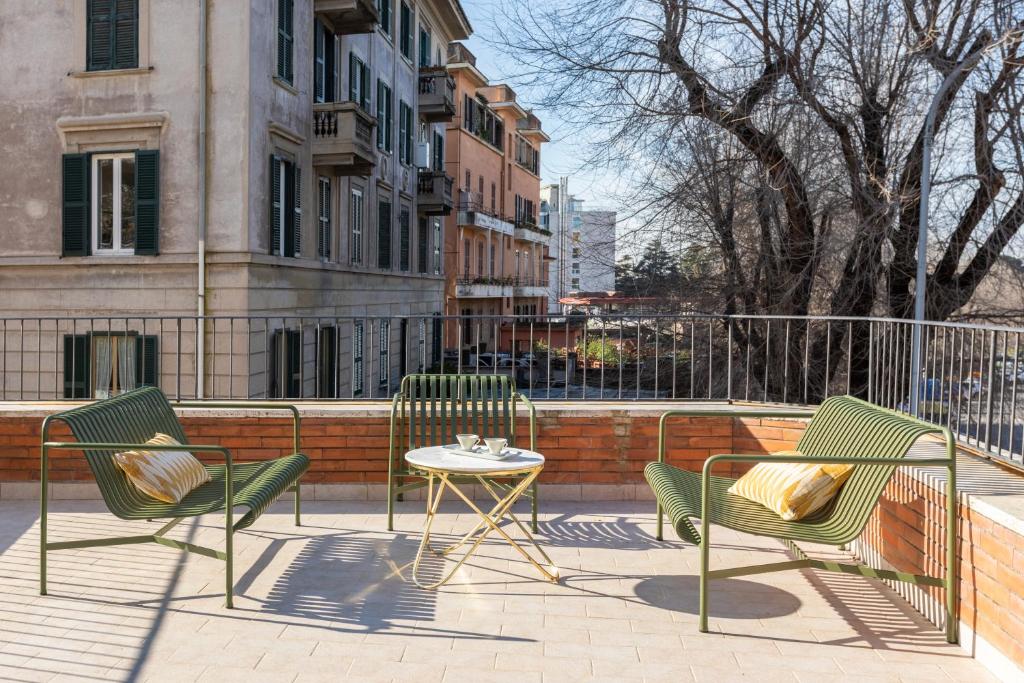 ROMAC San Saba 5-Bedroom and Terrace near Ostiense - image 2