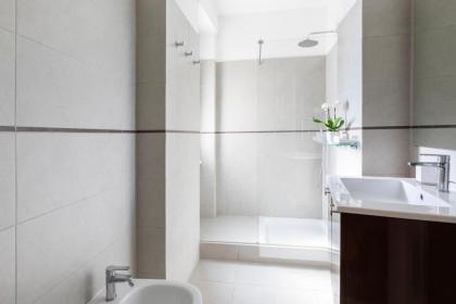 ROMAC San Saba 5-Bedroom and Terrace near Ostiense - image 8