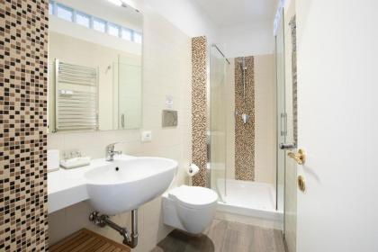 ROMAC San Saba 5-Bedroom and Terrace near Ostiense - image 9