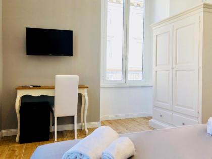 Audrey's Roman Holidays - Rome Suites & Rooms - image 7