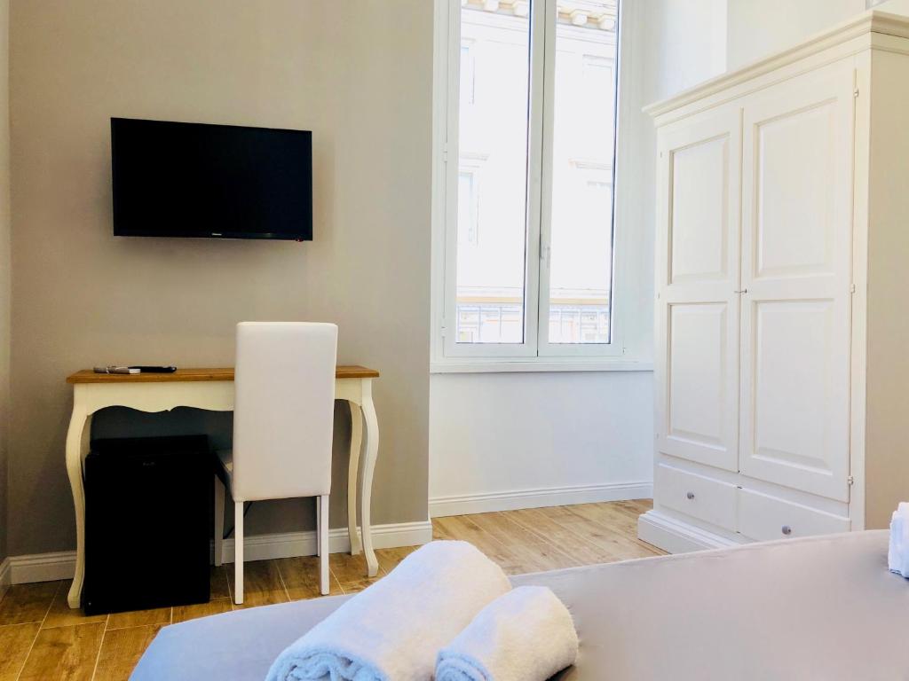 Audrey's Roman Holidays - Rome Suites & Rooms - image 7