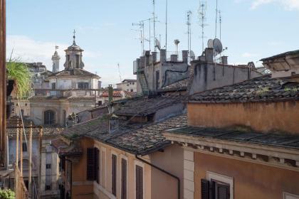 Montecitorio & Pantheon Stylish Flat - image 21
