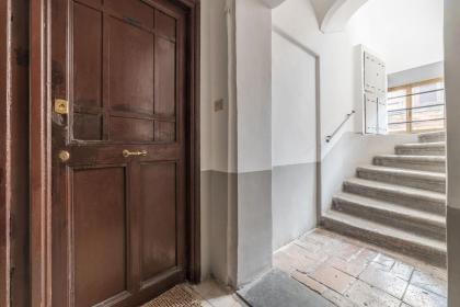 Montecitorio & Pantheon Stylish Flat - image 22