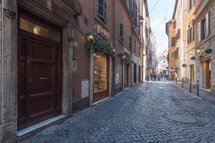 Montecitorio & Pantheon Stylish Flat - image 23