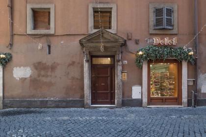 Montecitorio & Pantheon Stylish Flat - image 24