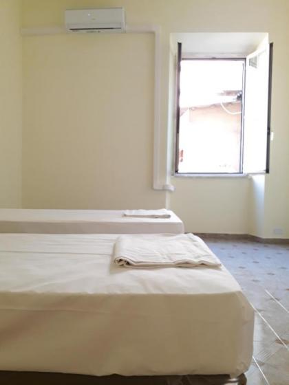 AFFITTACAMERE ROMANSTYLE - image 7