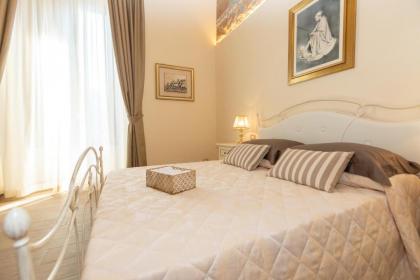 Kings Home In Rome - image 21