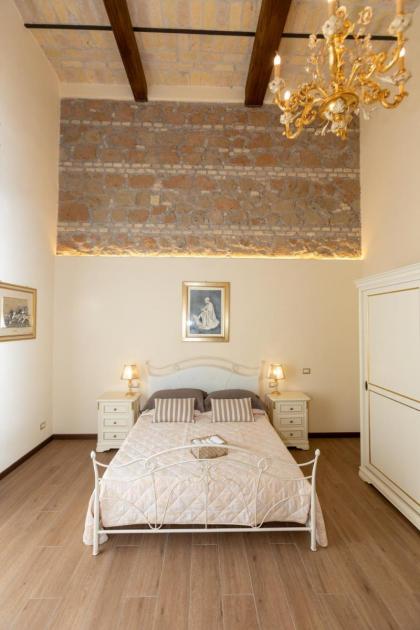 Kings Home In Rome - image 22