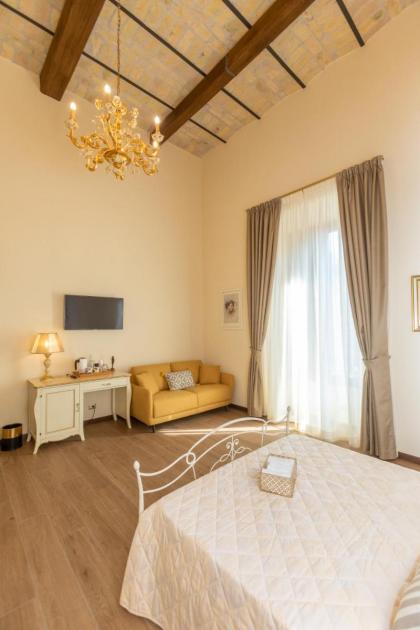 Kings Home In Rome - image 30