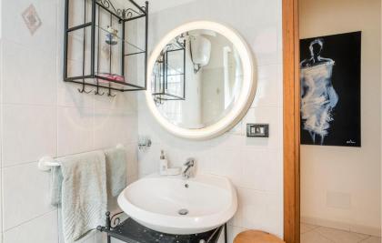 Awesome Home In Roma With 3 Bedrooms Wifi And Outdoor Swimming Pool - image 23