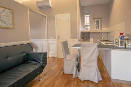Trastevere Glasshouse Apartment - image 2