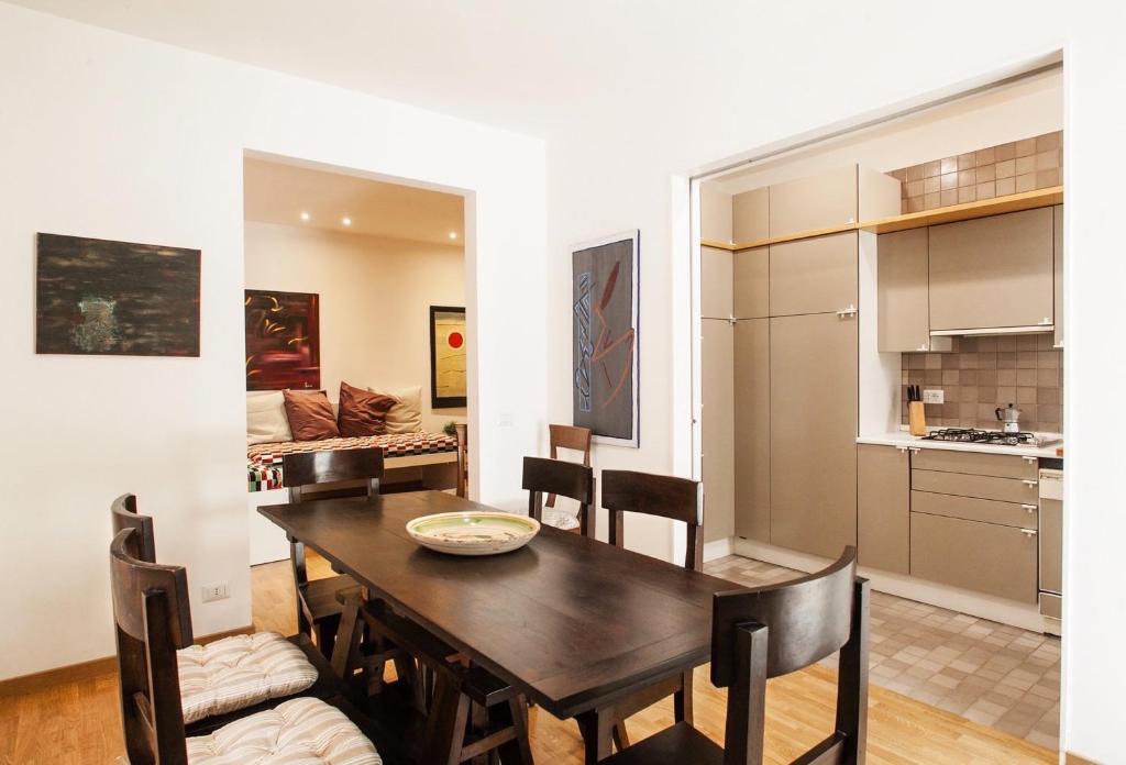 Apartment with terrace near Piazza Navona - FromHometoRome - main image