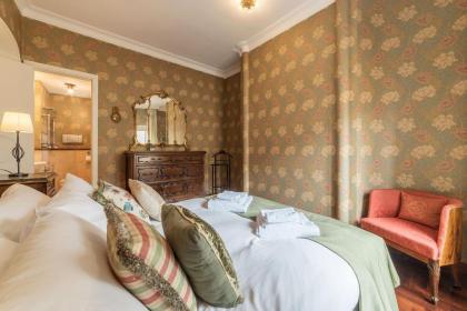 Quiet and classic on two floors by Trevi Fountain - FromHometoRome - image 10