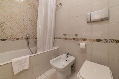 Quiet and classic on two floors by Trevi Fountain - FromHometoRome - image 13