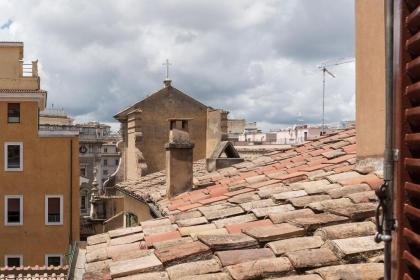 Quiet and classic on two floors by Trevi Fountain - FromHometoRome - image 7