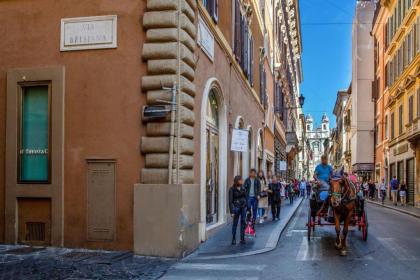 Condotti Corner Apartment Piazza di Spagna - image 2