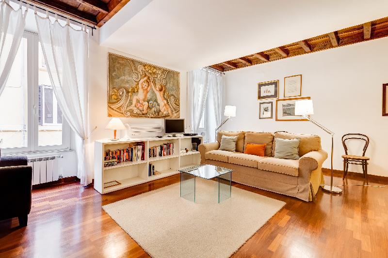 Updated Historical Apartment near Spanish Steps - main image