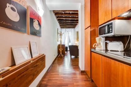 Updated Historical Apartment near Spanish Steps - image 10
