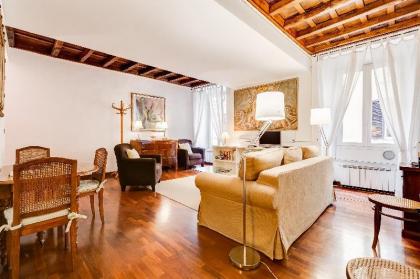 Updated Historical Apartment near Spanish Steps - image 13