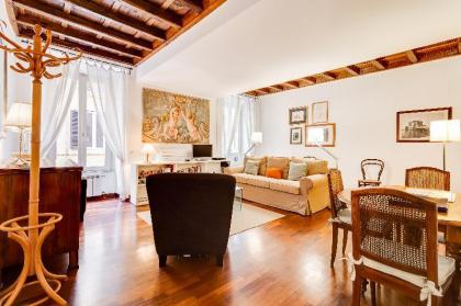 Updated Historical Apartment near Spanish Steps - image 16