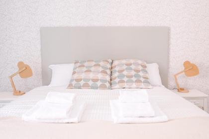 White Fanti Apartment - image 23