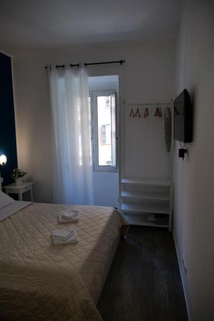 Deco's Place Roma Cloe - image 20