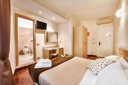 La Piccola Maison - image 21