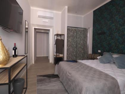 Vite 99 spanish steps room - image 21
