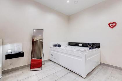 Saint Peter Elegance Suite - image 22
