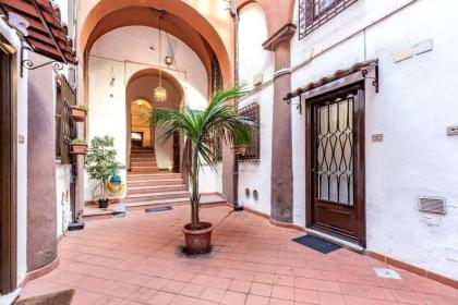 Lovely Apartment Ground Floor Colosseo Wi-Fi AC - image 26