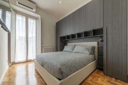 Rione Prati Elegant Apartment with Balcony