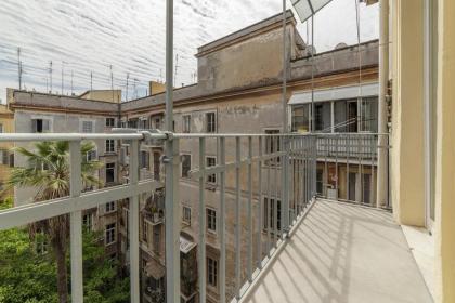 Rione Prati Elegant Apartment with Balcony - image 25