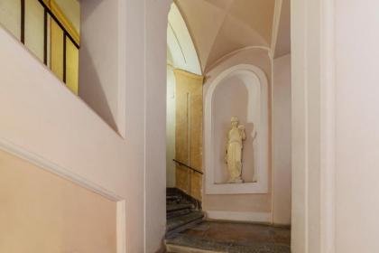 Fontana di Trevi Elegant and Exclusive Apartment - image 27