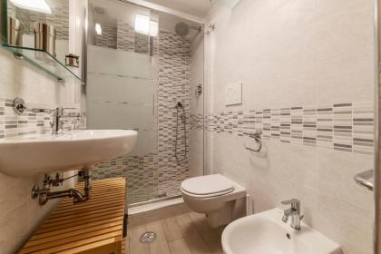Termini Central and Elegant Apartment - image 26
