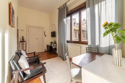 Piazza Navona Penthouse - image 23