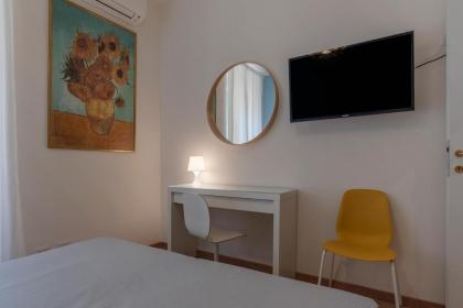 Piazza di Santa Maria Maggiore Cosy Apartment - image 24