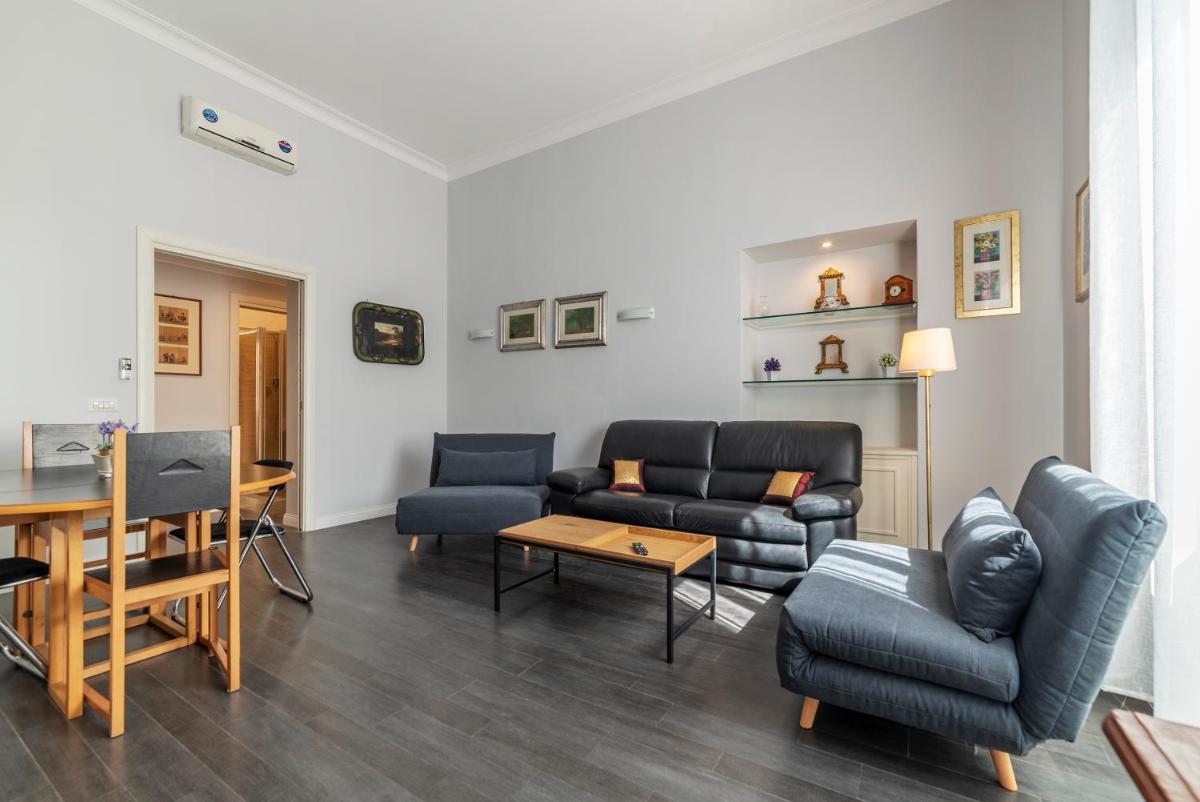 Piazza del Popolo Apartment with View - main image