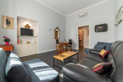 Piazza del Popolo Apartment with View - image 8