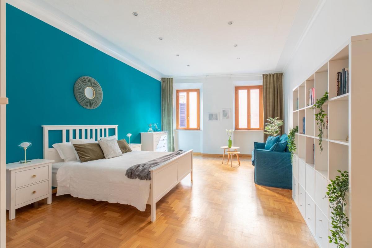 iFlat Spanish Steps Blue Apartment - main image